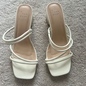 CHUNKY HEEL SANDAL
